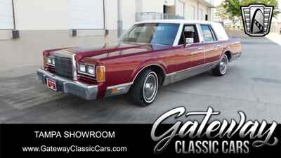 1989 Lincoln Town Car The Signature Series