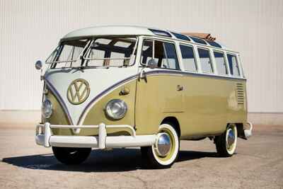 1960 Volkswagen Bus / Vanagon 23 window with Samba Package